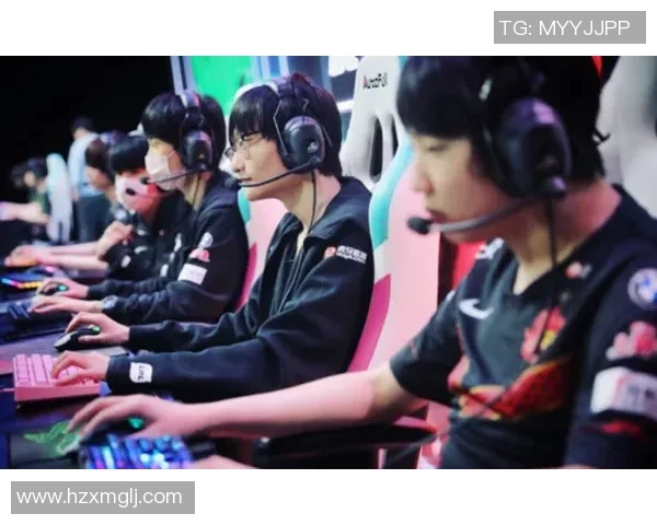 DOTA2实力排行榜揭晓FPX战队荣登第三名引发热议